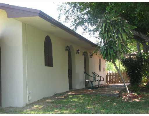 5001 Southwest 167th Avenue Southwest Ranches, FL 33331 - Photo 4 of 15 Stable/Barn