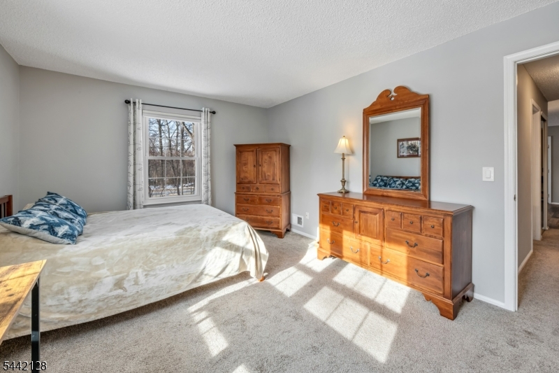 430 Poets Way Mahwah, NJ 07430 - Photo 18 of 25