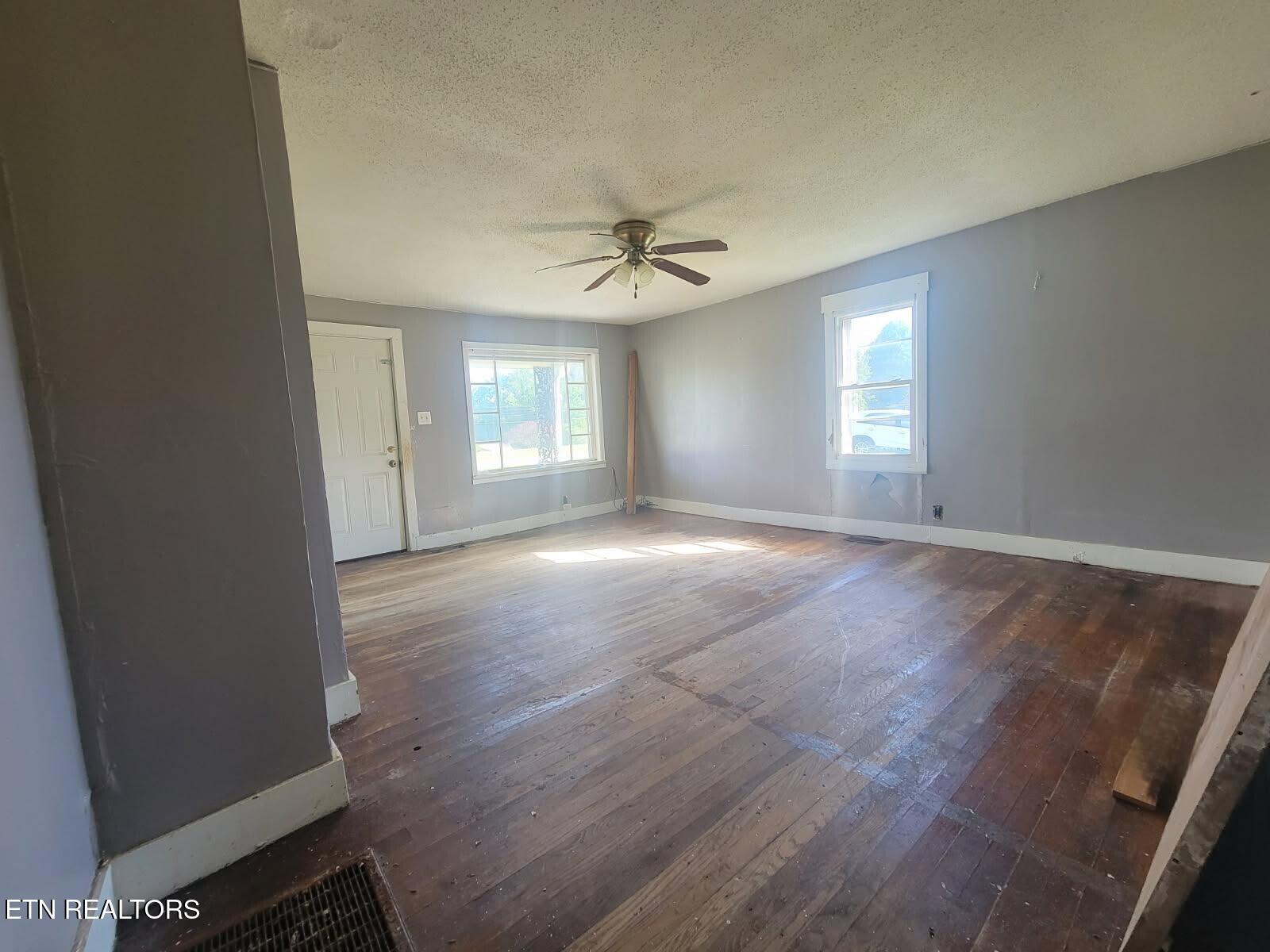 942 Mount View Road Robbins, TN 37852 - Photo 7 of 13 3