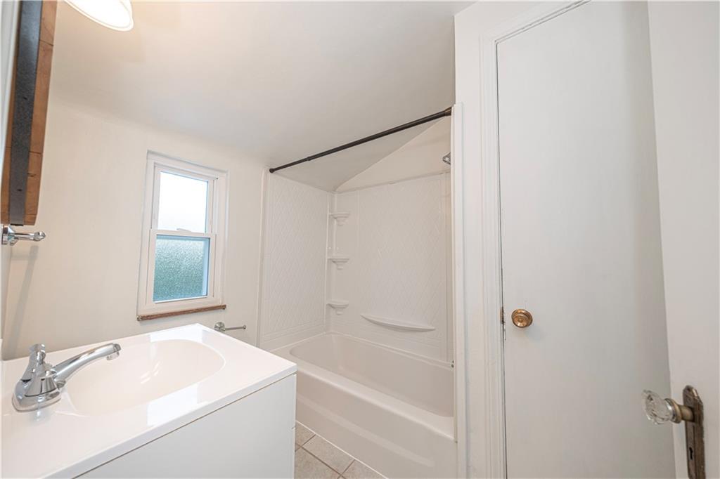 22 Herbst Road Coraopolis, PA 15108 - Photo 18 of 40
