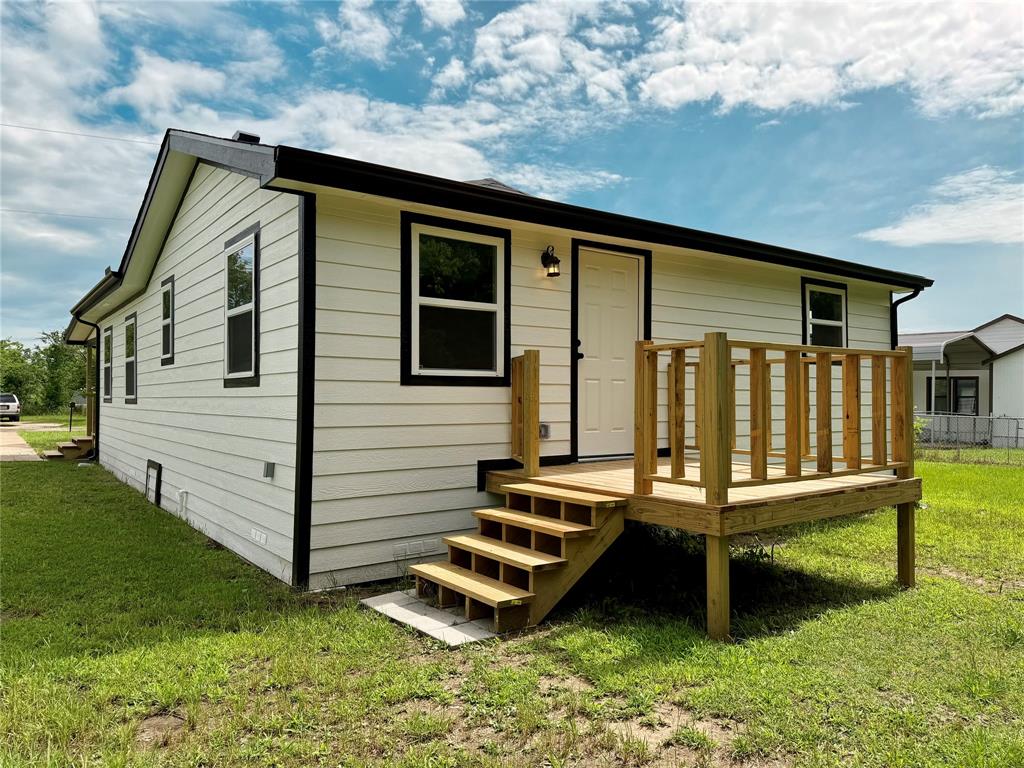 615 Smith Circle Point, TX 75472 - Photo 4 of 21