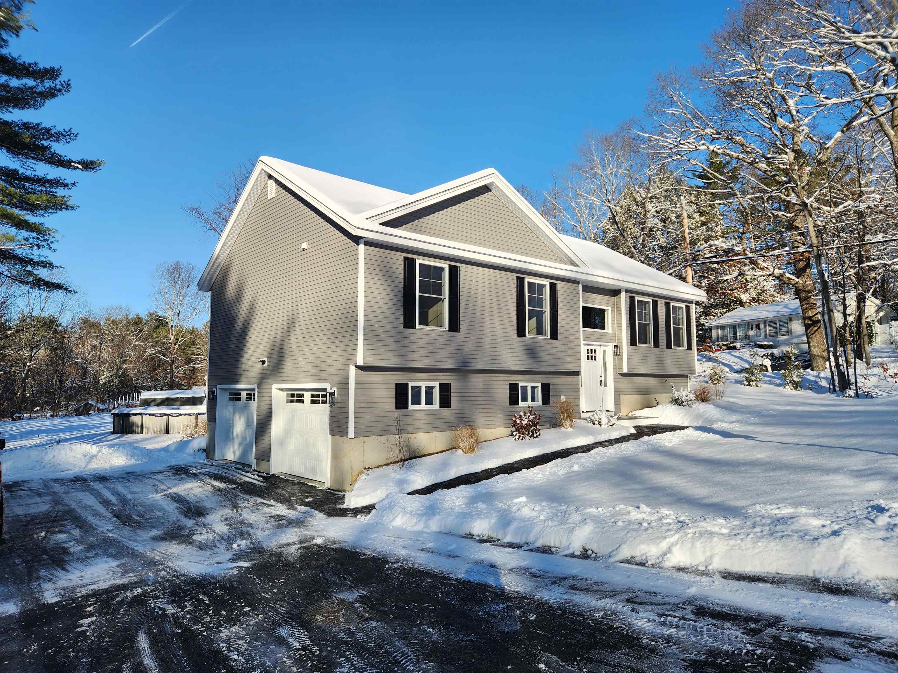 184 Kennedy Drive Keene, NH 03431 - Photo 2 of 22