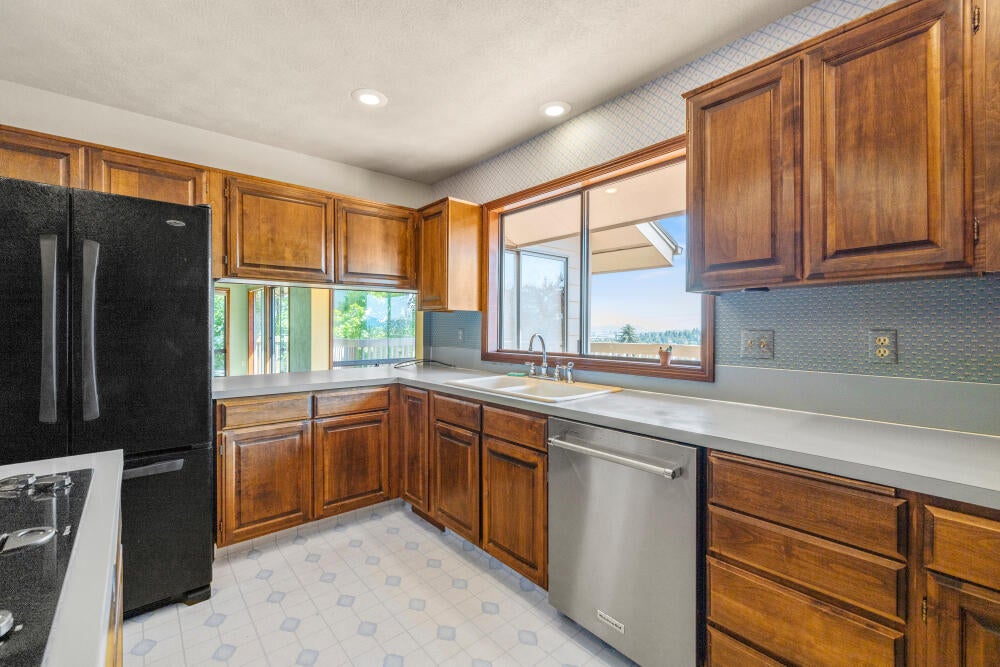 1620 Ridgecrest Drive Klamath Falls, OR 97601 - Photo 21 of 70 1620RidgecrestDr-50