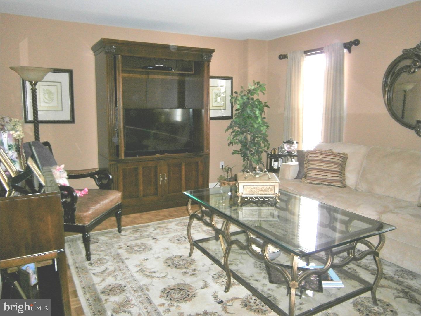 11023 Greiner Road Philadelphia, PA 19116 - Photo 6 of 25 Gallery Image 6