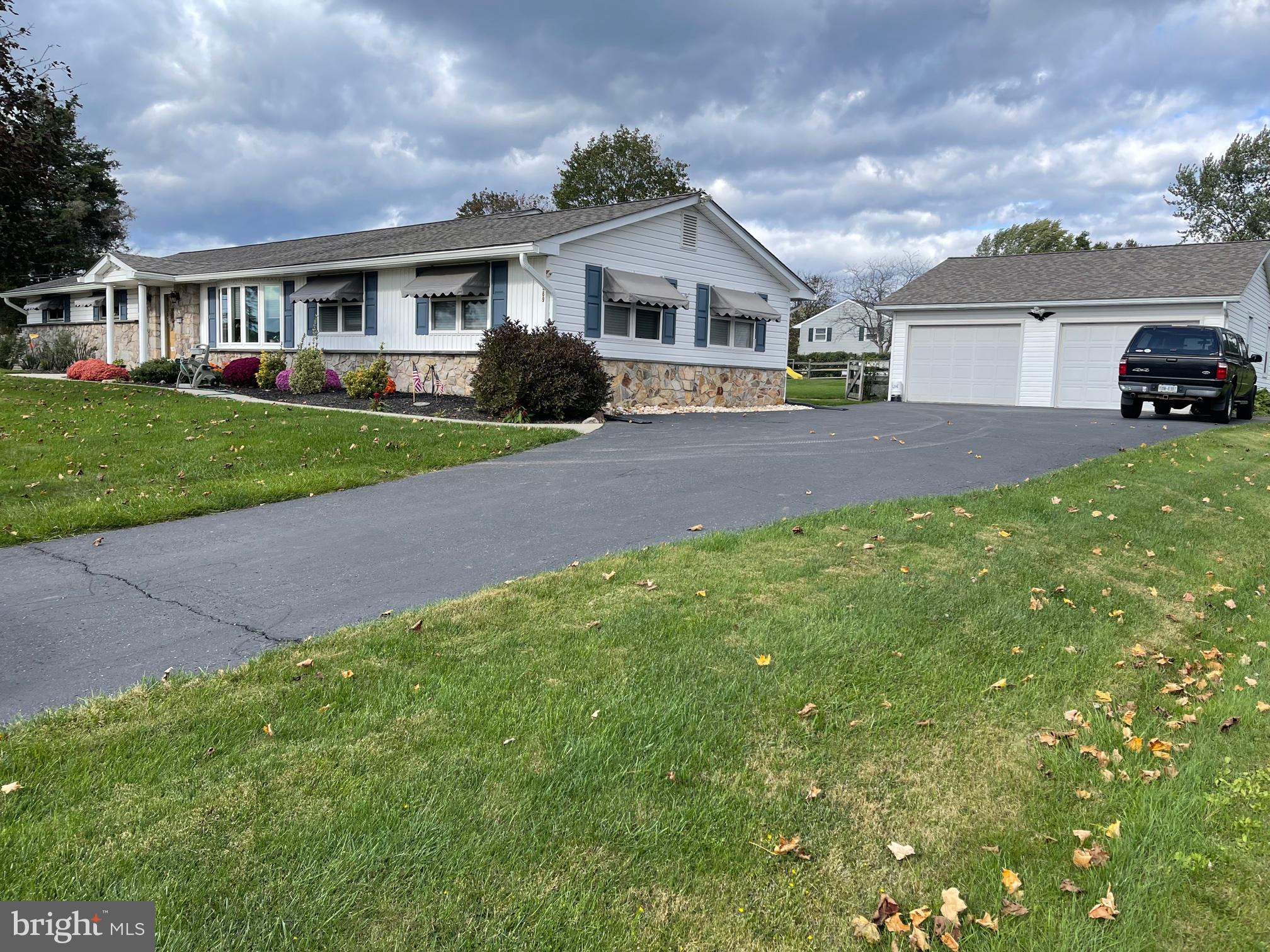 2469 Treichler Road Palm, PA 18070 - Photo 2 of 25 Gallery Image 2