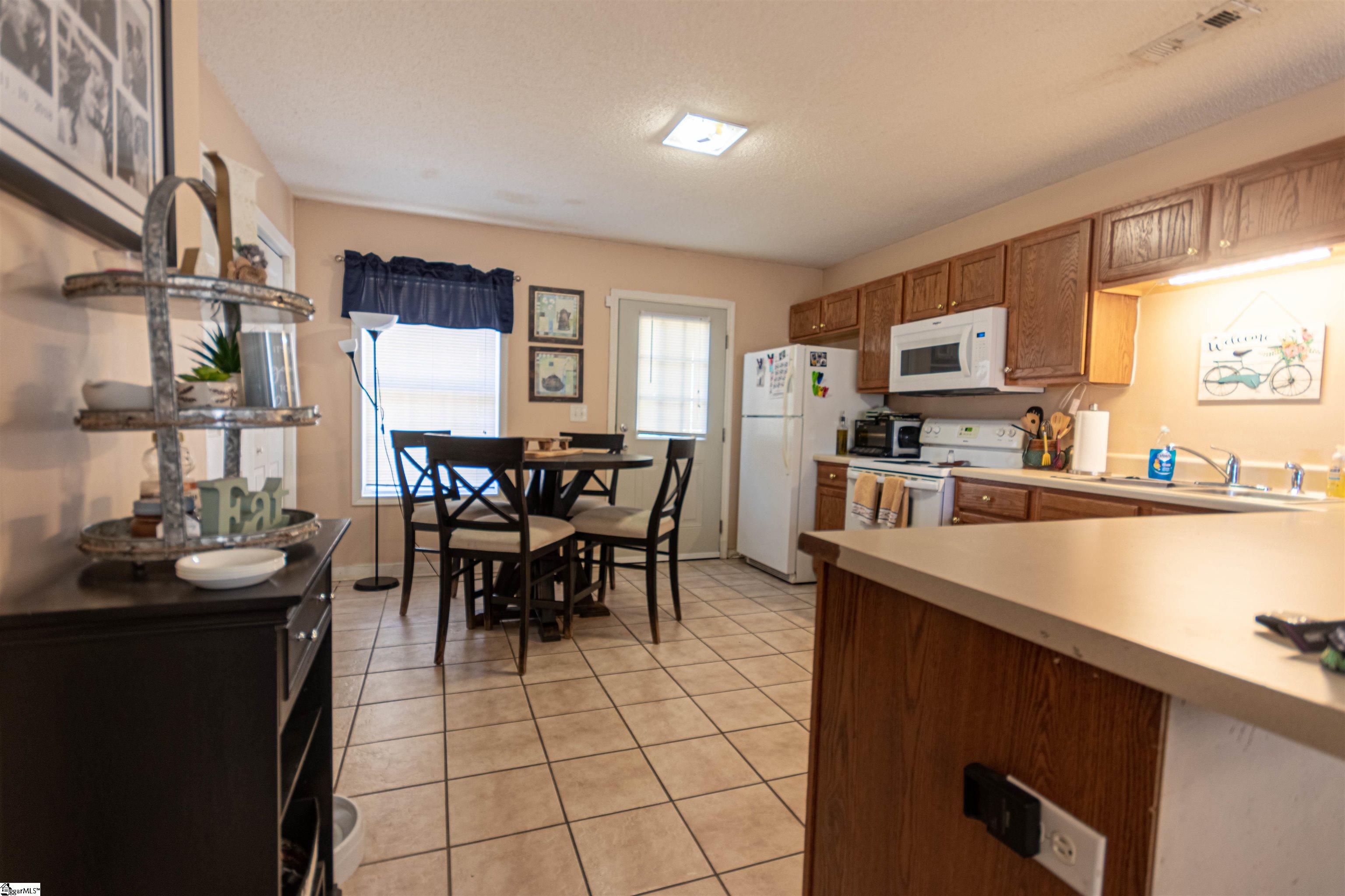 220 Springfield Circle Easley, SC 29642 - Photo 5 of 15 Gallery Image 5