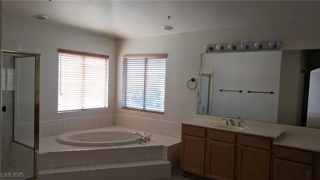 $2,450 | 255 Flirtation Court, Henderson, NV 89074