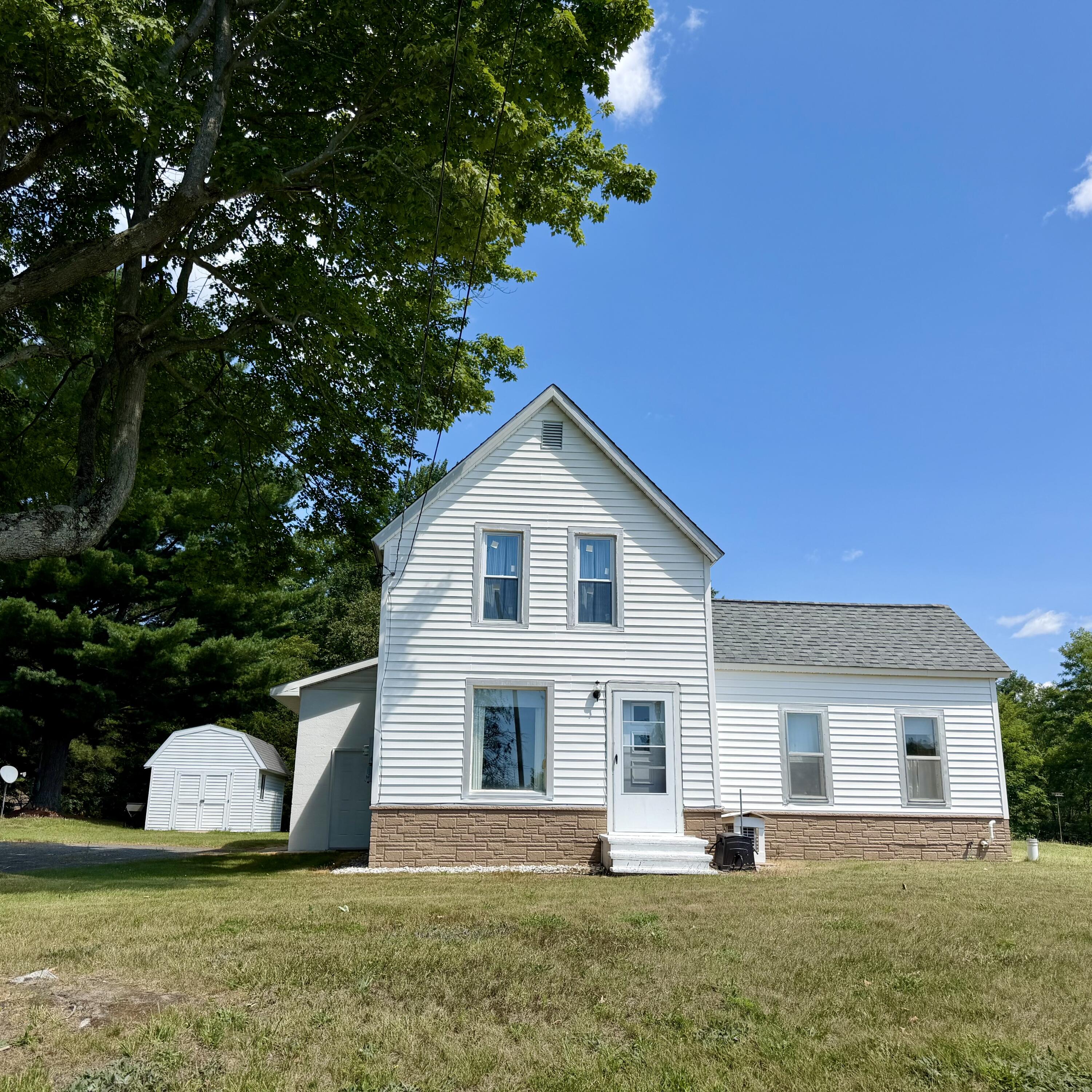 456 Maple Street Custer, MI 49405 - Photo 2 of 26 IMG_9039