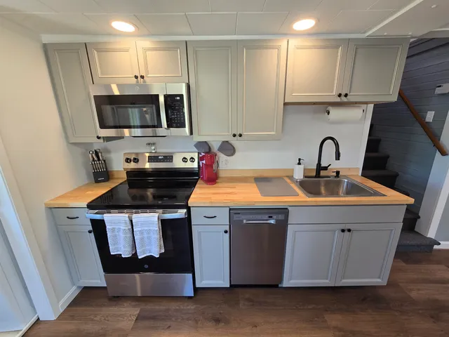 $2,000 | 117 B West Street, Winooski, VT 05404