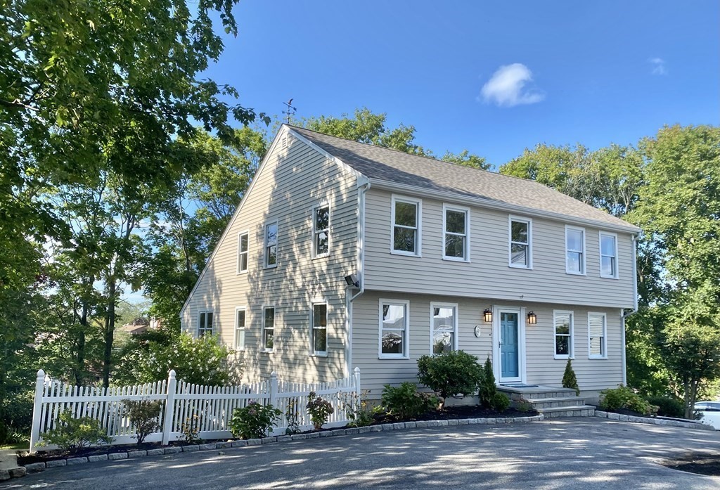 4 Rolleston Road Marblehead, MA 01945 - Photo 1 of 38