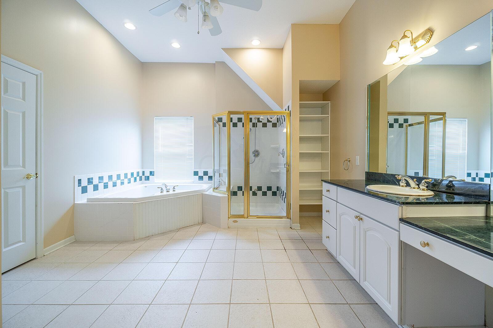 6263 Post Road Dublin, OH 43017 - Photo 38 of 79 Owner Ensuite Bath