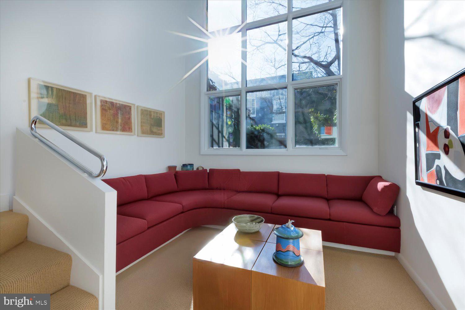 515 2nd Street Southeast Washington, DC 20003 - Photo 13 of 80 Built-in seating