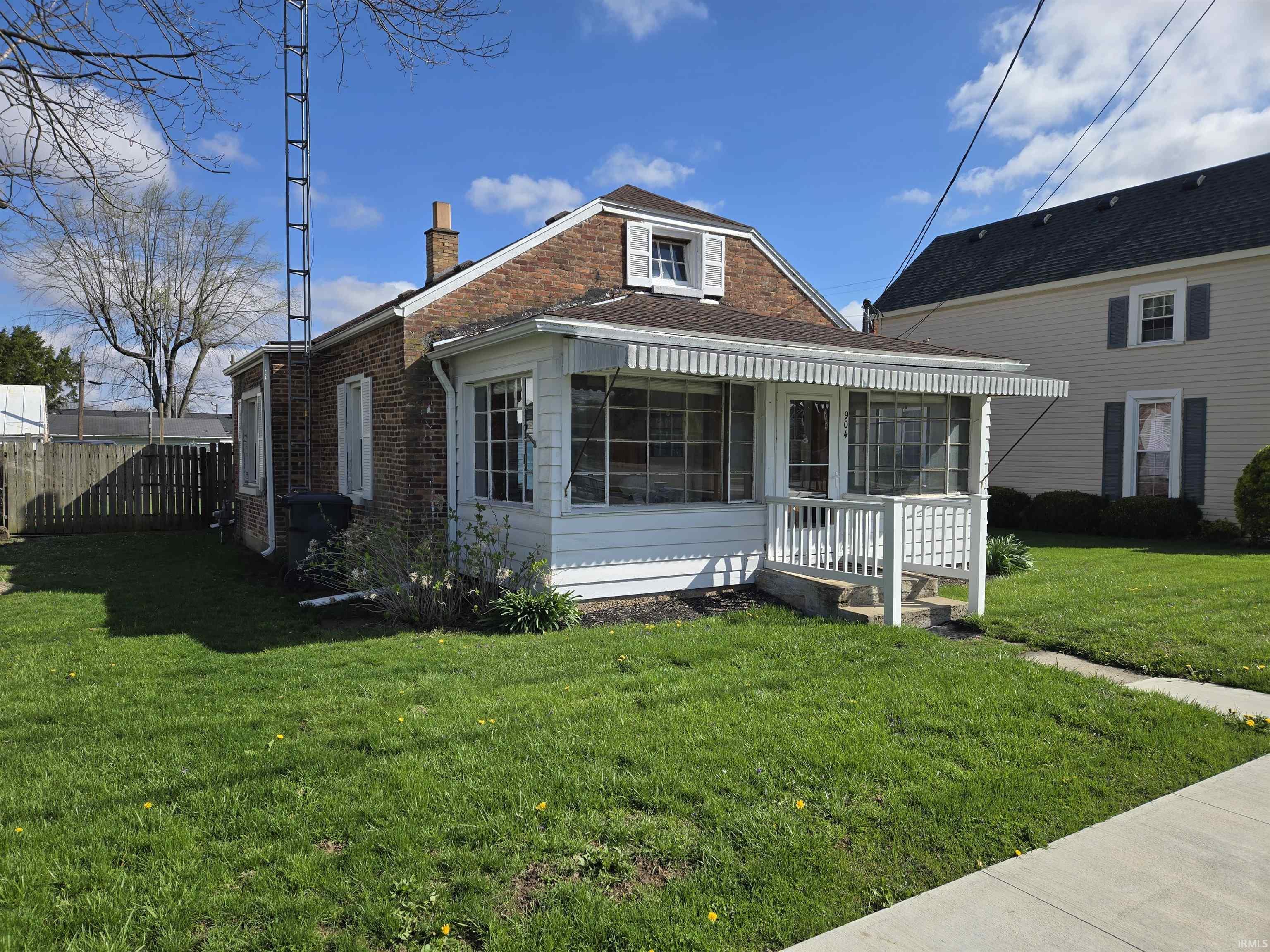 904 West State Street Albany, IN 47320 - Photo 2 of 18