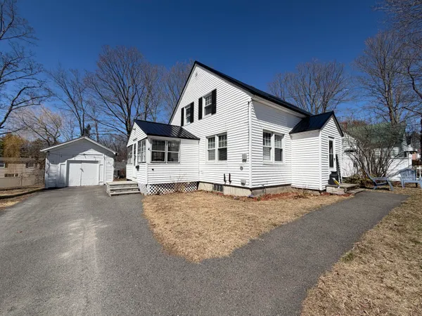 $149,000 | 36 Cedar Street, East Millinocket, ME 04430