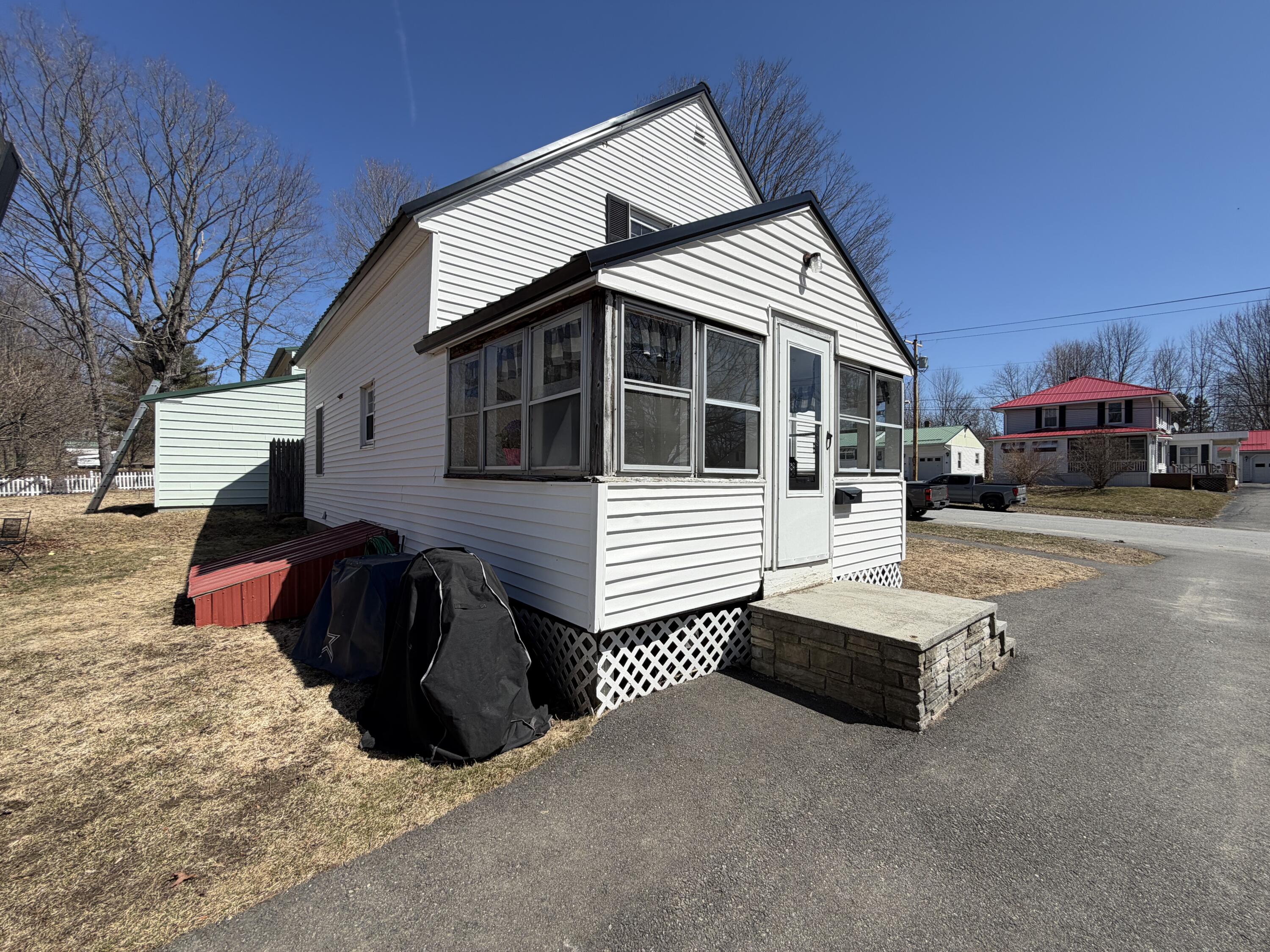 36 Cedar Street East Millinocket, ME 04430 - Photo 8 of 46 IMG_3723