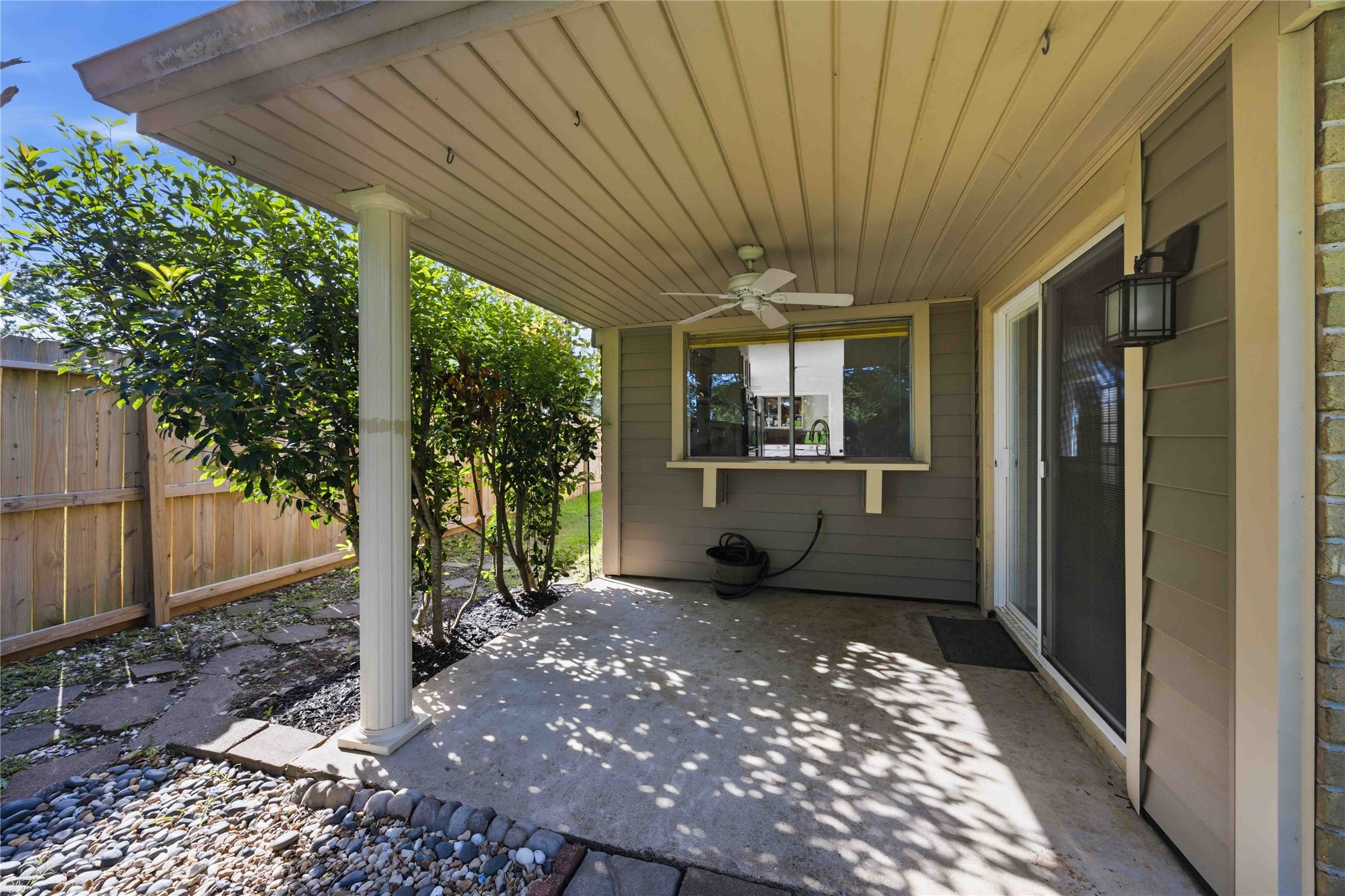 16202 Mill Point Drive Houston, TX 77059 - Photo 30 of 34