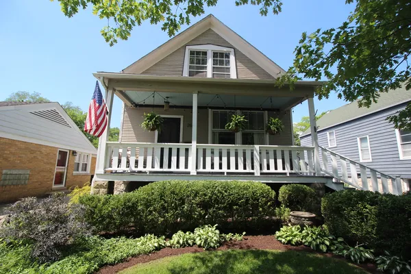 $585,000 | 256 Blackhawk Road, Riverside, IL 60546