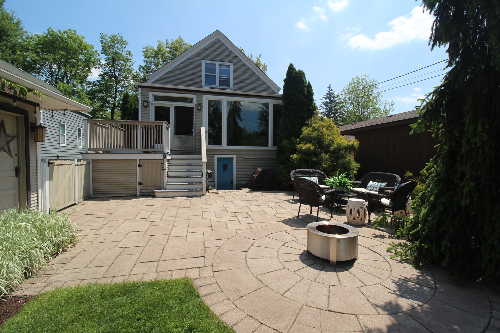 256 Blackhawk Road Riverside, IL 60546 - Photo 4 of 6