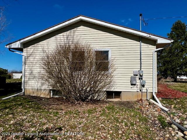 6137 Oneida Road Charlotte, MI 48813 - Photo 5 of 53 IMG_2840