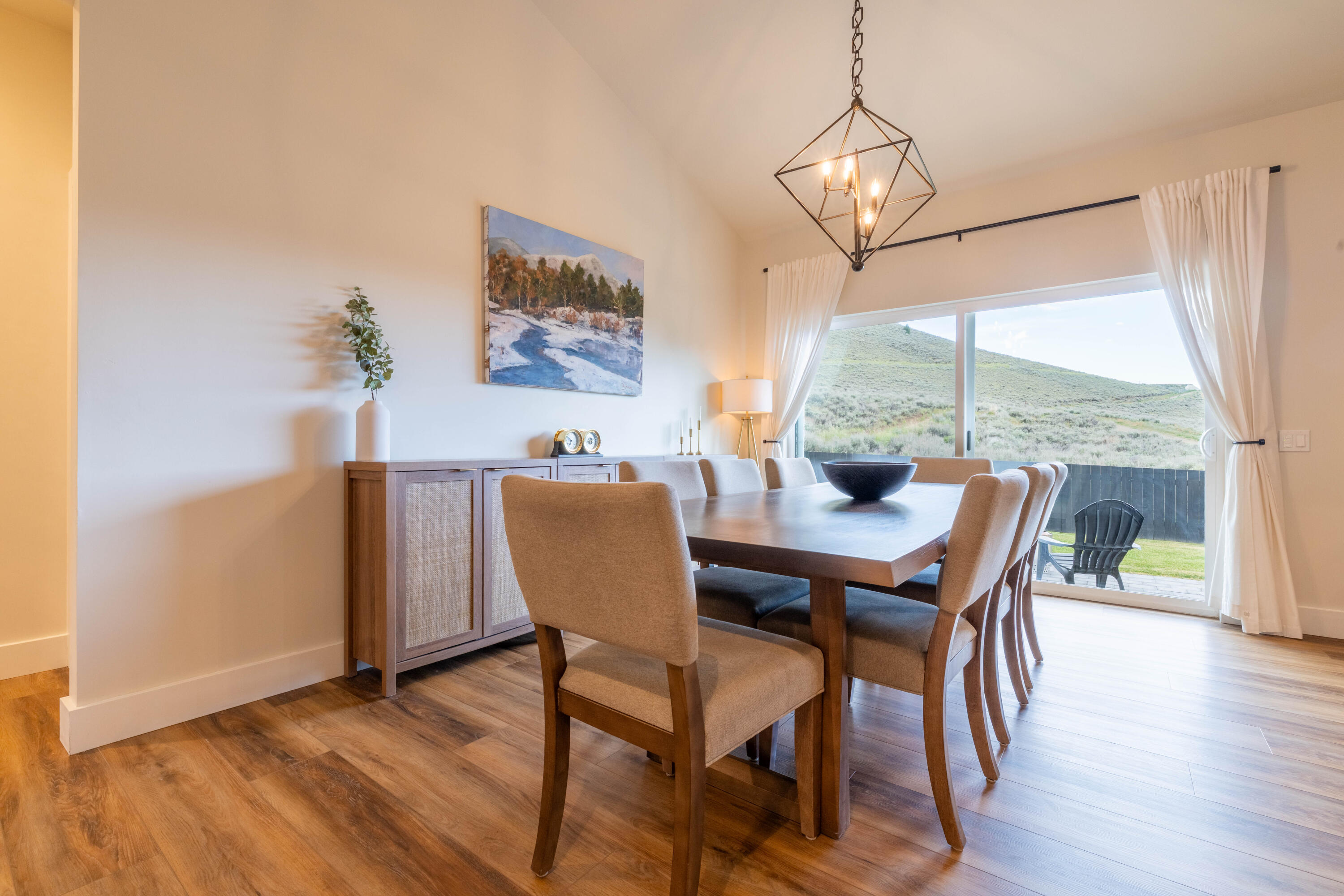 155 Cowcatcher Loop Bellevue, ID 83313 - Photo 8 of 35 Dining Room
