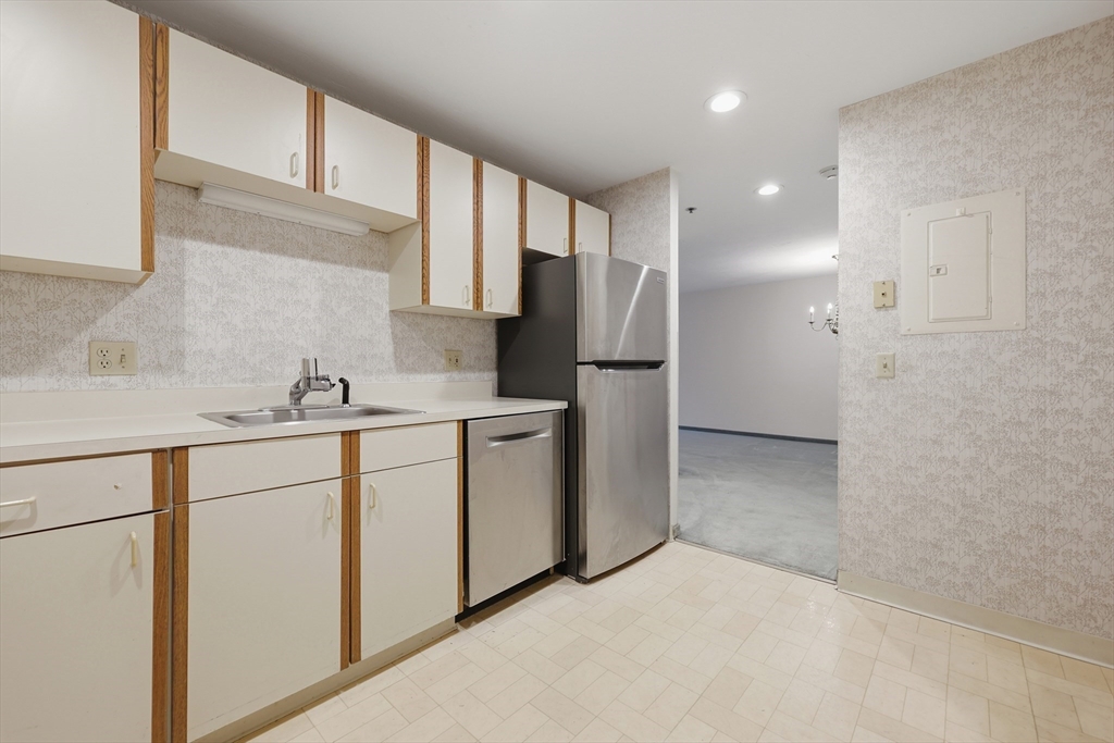 44 Elm Street, Unit 303 Worcester, MA 01609 - Photo 11 of 29