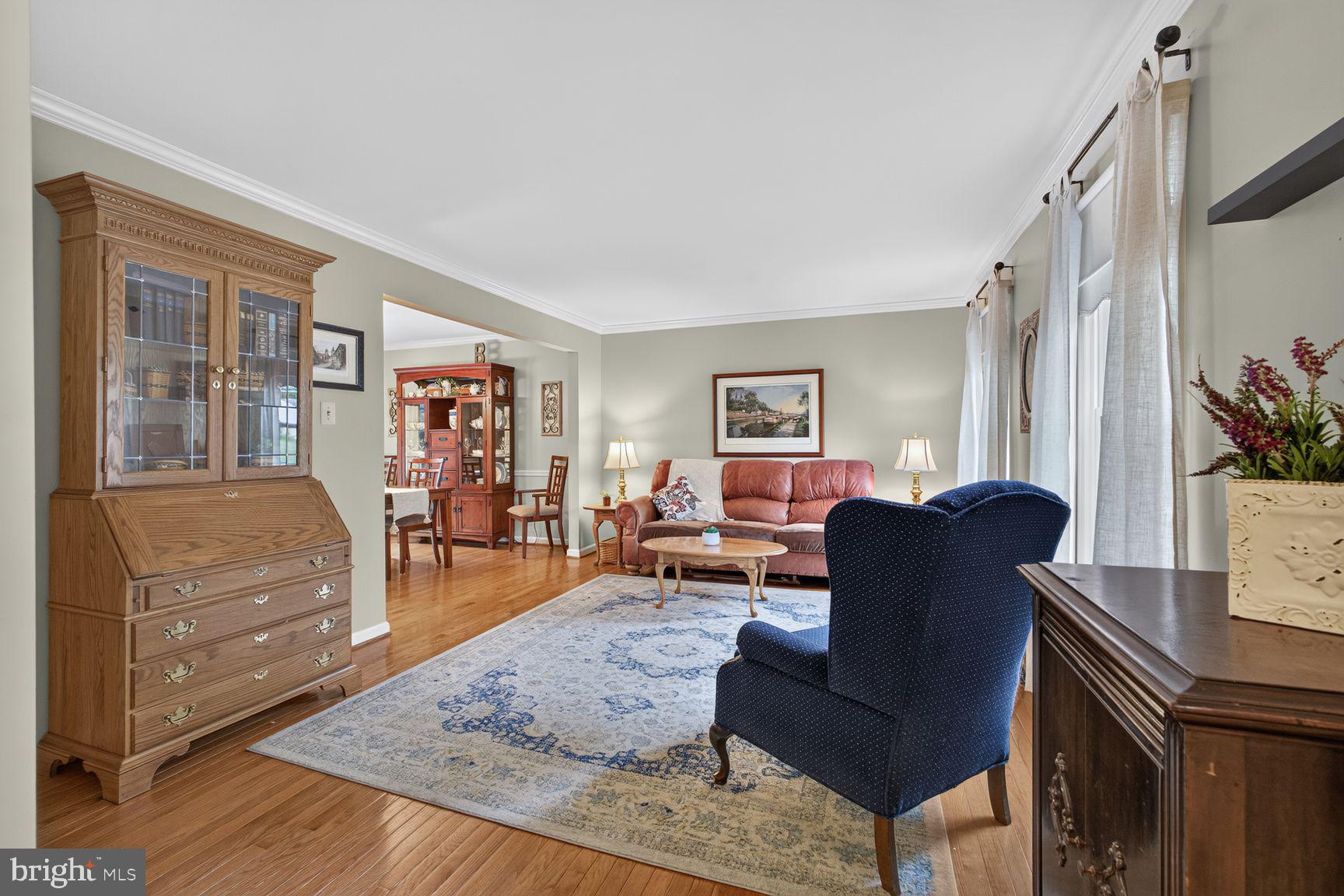 6130 Snowdens Run Road Eldersburg, MD 21784 - Photo 10 of 33 Living room