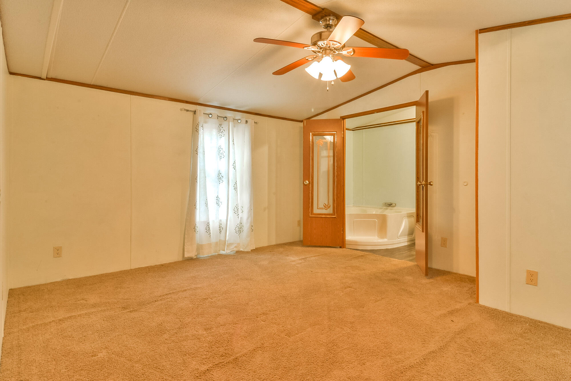 2767 Watauga Road Johnson City, TN 37601 - Photo 15 of 35 TRB_9774