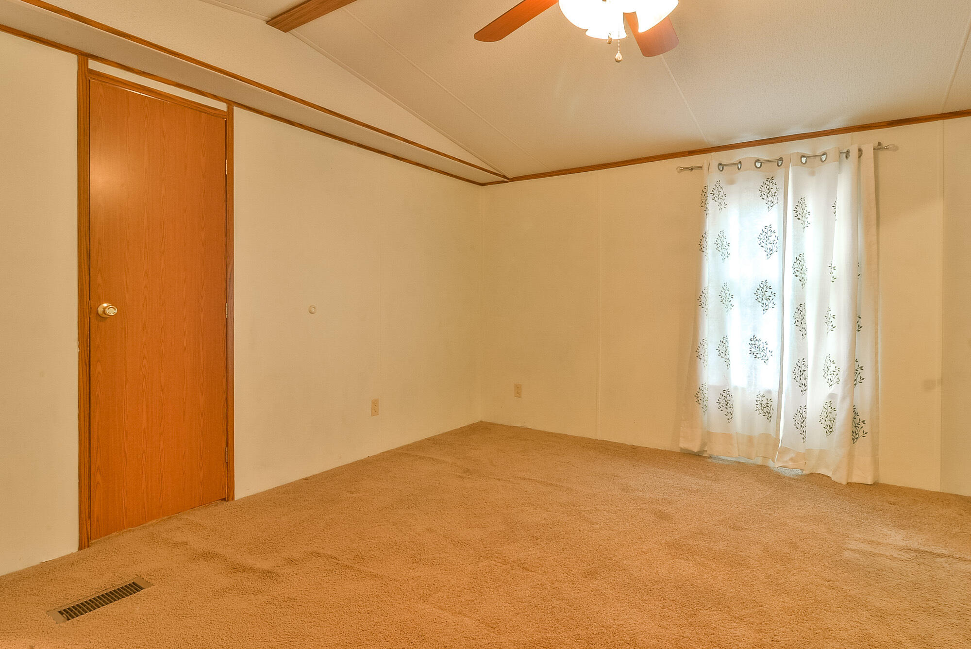 2767 Watauga Road Johnson City, TN 37601 - Photo 16 of 35 TRB_9775