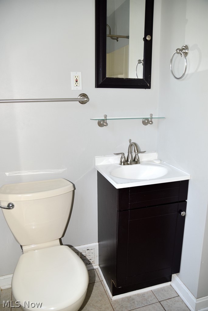1266 Sunset Road Cleveland, OH 44124 - Photo 6 of 34