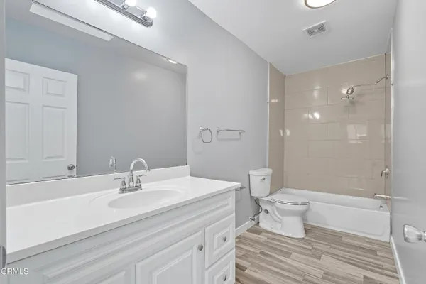 $2,500 | 421 East Colden Avenue, Los Angeles, CA 90003