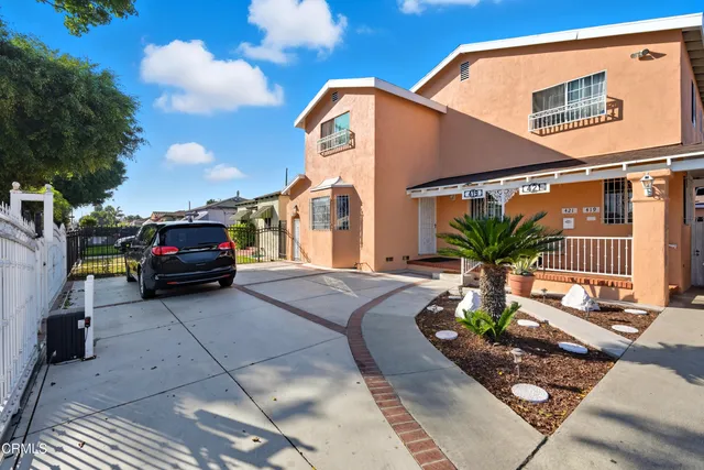 $2,500 | 421 East Colden Avenue, Los Angeles, CA 90003