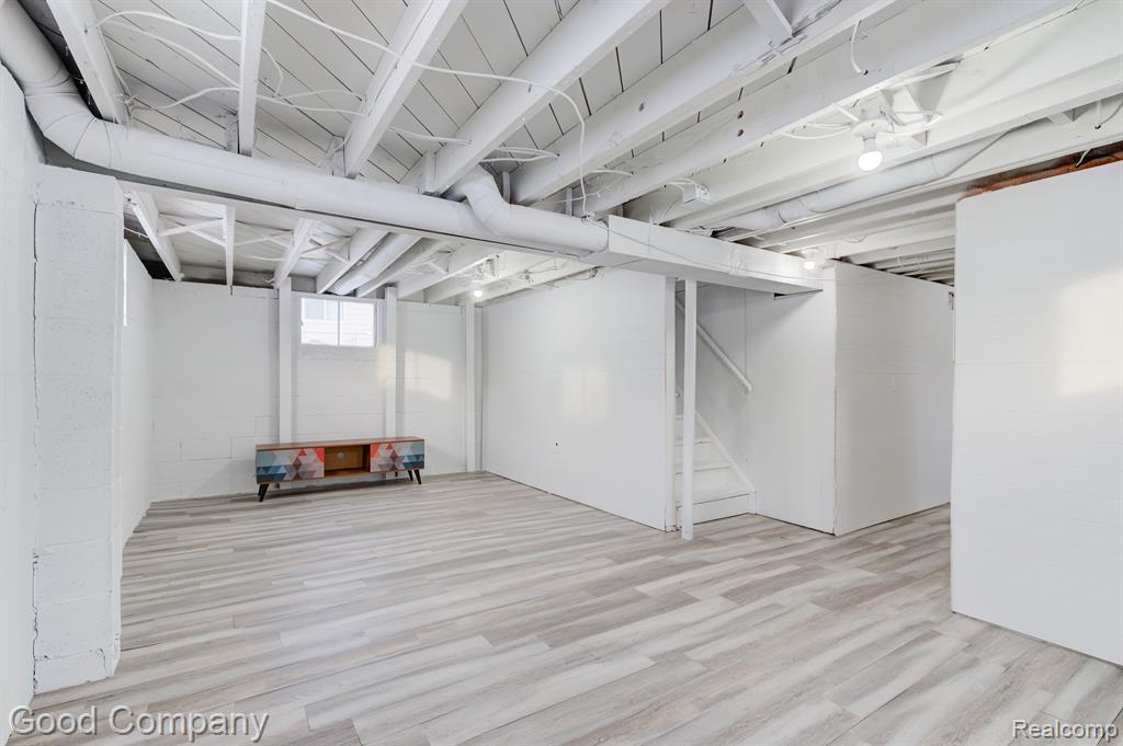 3721 Kent Road Royal Oak, MI 48073 - Photo 34 of 44