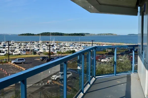 $1,079,000 | 2001 Marina Drive, Unit 211, Quincy, MA 02171