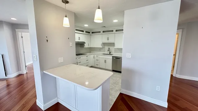 $1,079,000 | 2001 Marina Drive, Unit 211, Quincy, MA 02171