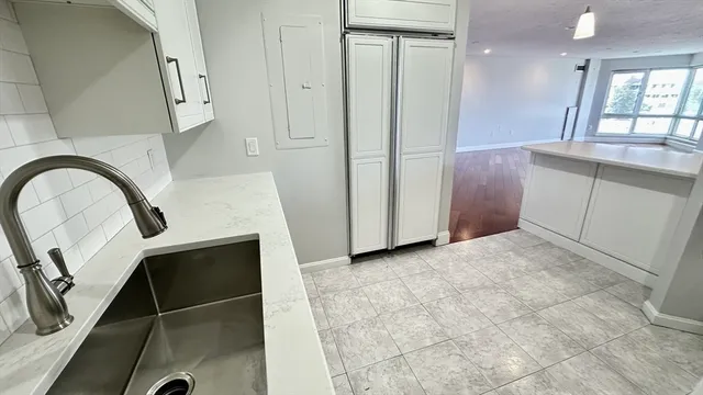 $1,079,000 | 2001 Marina Drive, Unit 211, Quincy, MA 02171