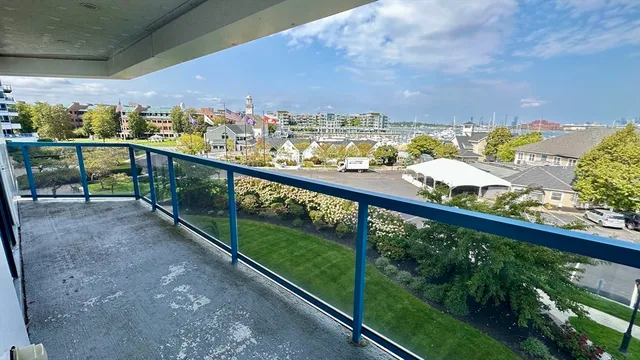 $1,079,000 | 2001 Marina Drive, Unit 211, Quincy, MA 02171