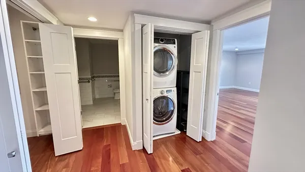 $1,079,000 | 2001 Marina Drive, Unit 211, Quincy, MA 02171