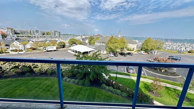 $1,079,000 | 2001 Marina Drive, Unit 211, Quincy, MA 02171