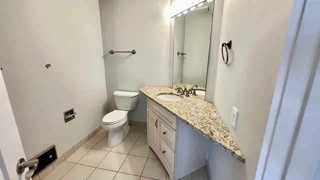 $1,079,000 | 2001 Marina Drive, Unit 211, Quincy, MA 02171