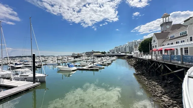 $1,079,000 | 2001 Marina Drive, Unit 211, Quincy, MA 02171