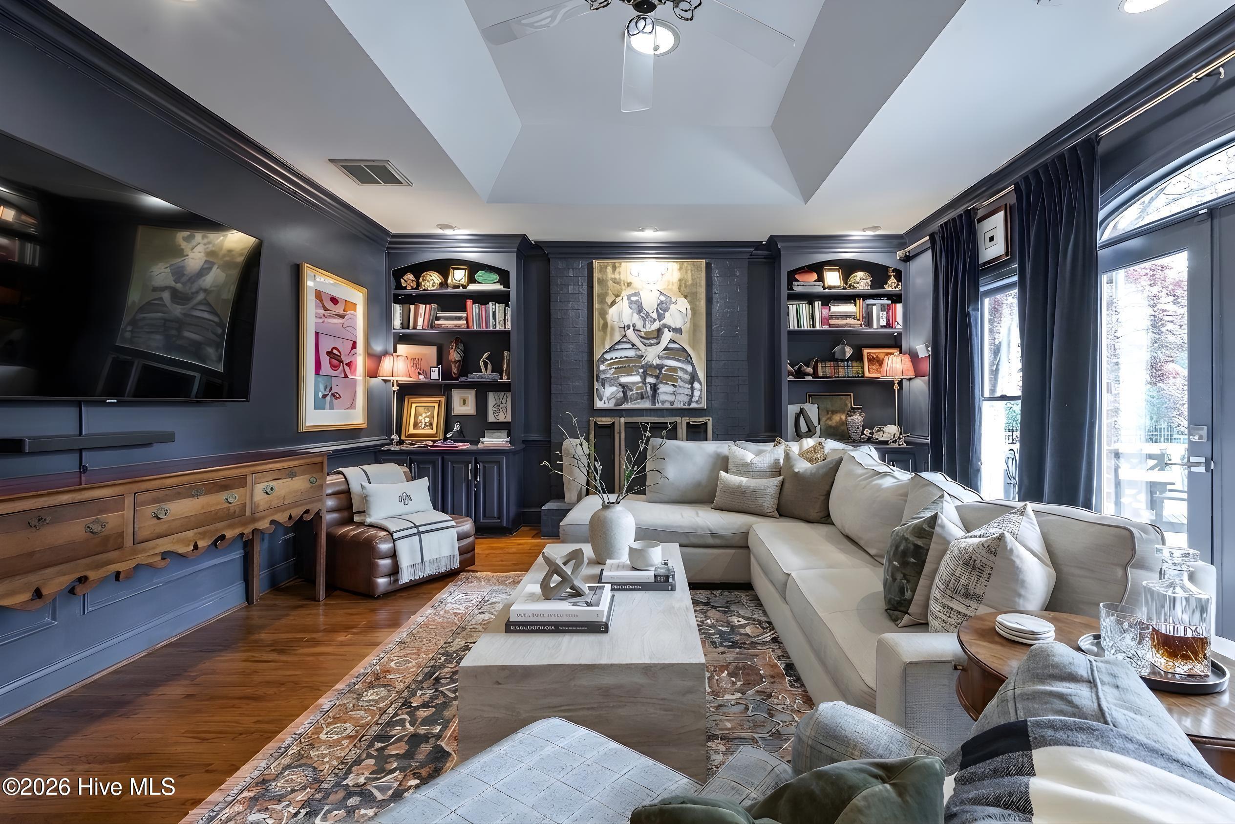 316 Pinewood Road Greenville, NC 27858 - Photo 2 of 46 collov-ai_20260402140606_loguyg