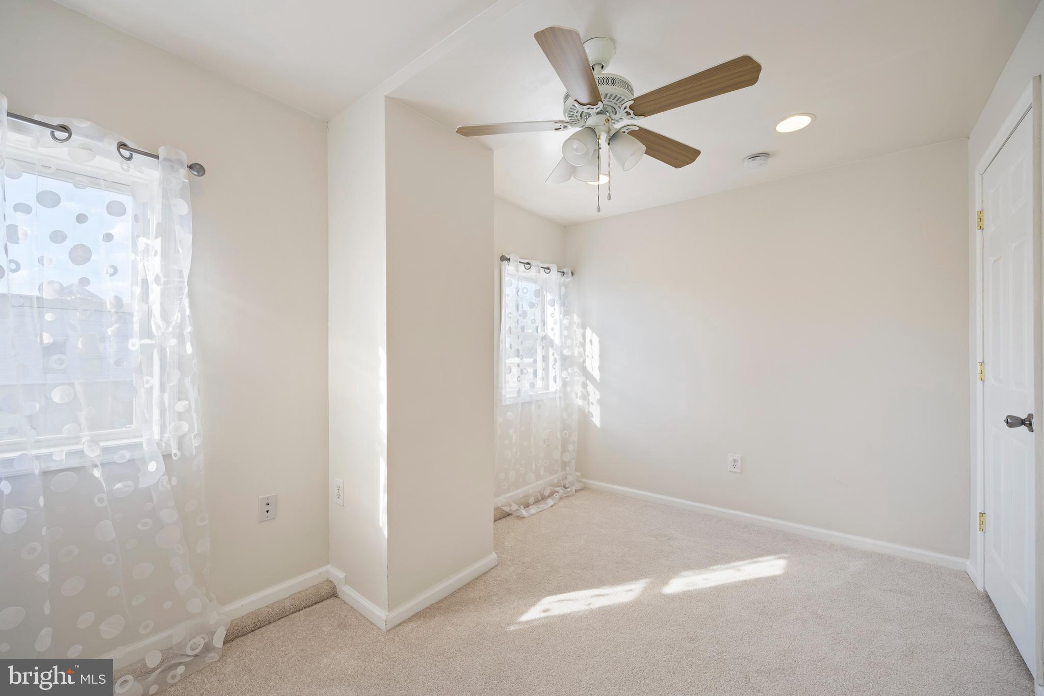 412 Holly Road Lansdowne, PA 19050 - Photo 24 of 40 3rd Fl Bedroom 3