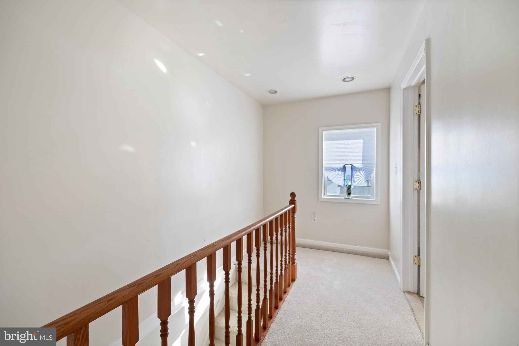 412 Holly Road Lansdowne, PA 19050 - Photo 28 of 40 3rd Fl Hallway