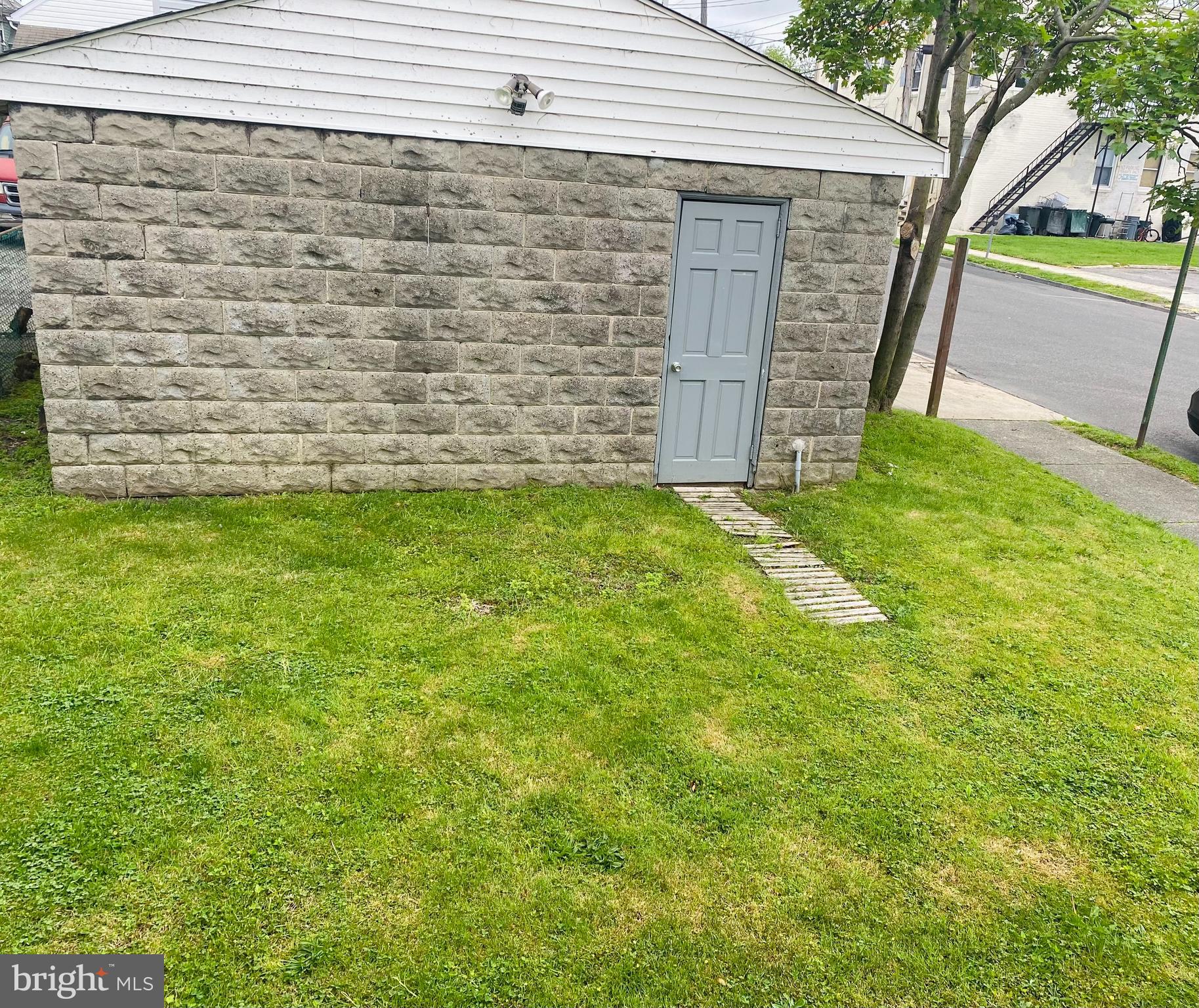 412 Holly Road Lansdowne, PA 19050 - Photo 39 of 40 Rear Yard View