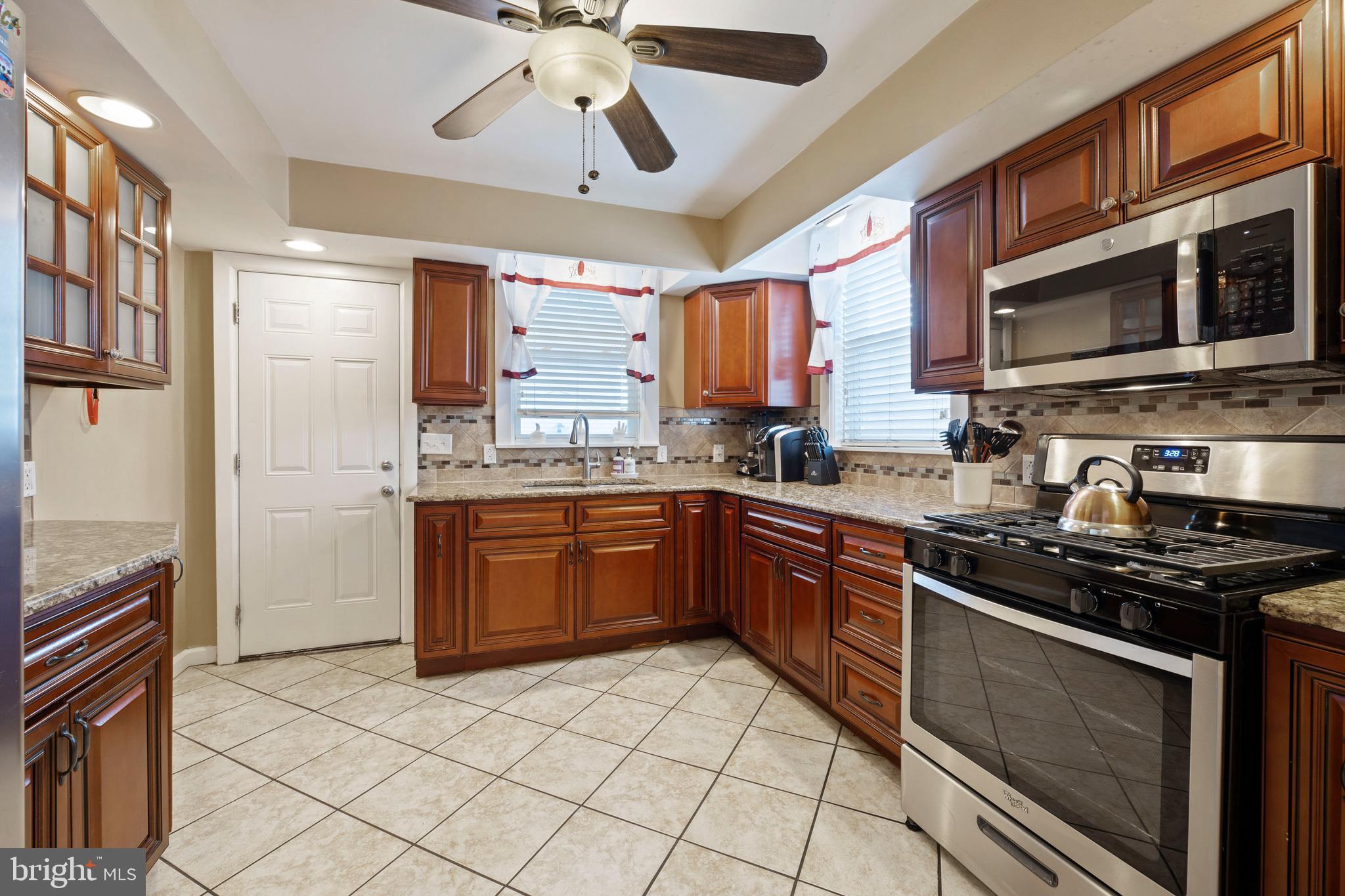 412 Holly Road Lansdowne, PA 19050 - Photo 8 of 40 Kitchen