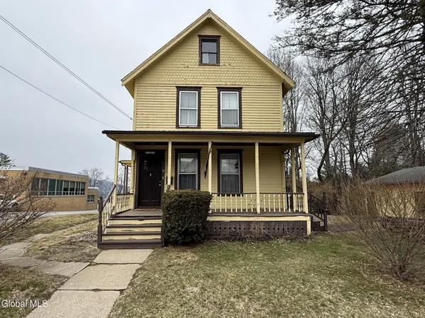 $189,900 | 115 Oak Street, Corinth, NY 12822