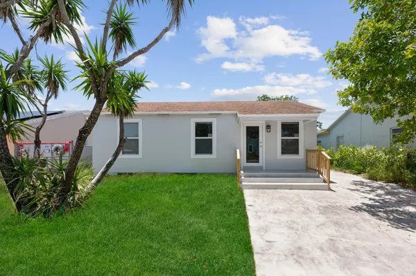 $3,950 | 720 McIntosh Street, West Palm Beach, FL 33405
