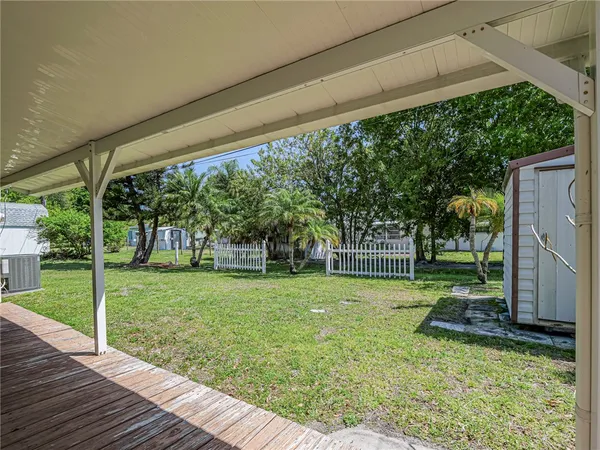 $2,100 | 1620 5th Avenue, Vero Beach, FL 32960