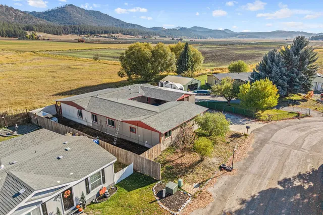 $375,000 | 250-252 Quartzite Loop, Chewelah, WA 99109