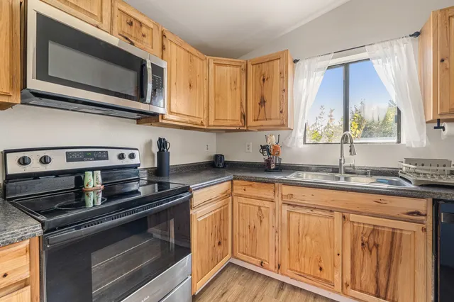 $375,000 | 250-252 Quartzite Loop, Chewelah, WA 99109